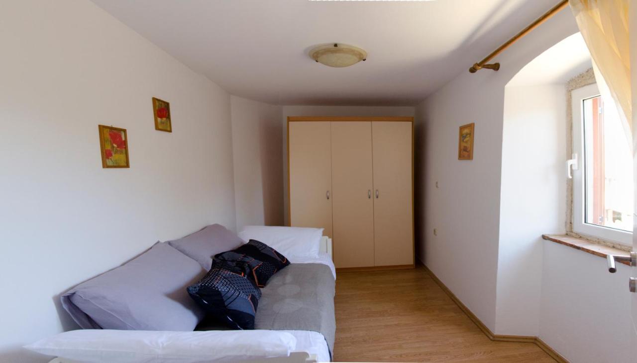 Apartment Percic Tar-Vabriga エクステリア 写真
