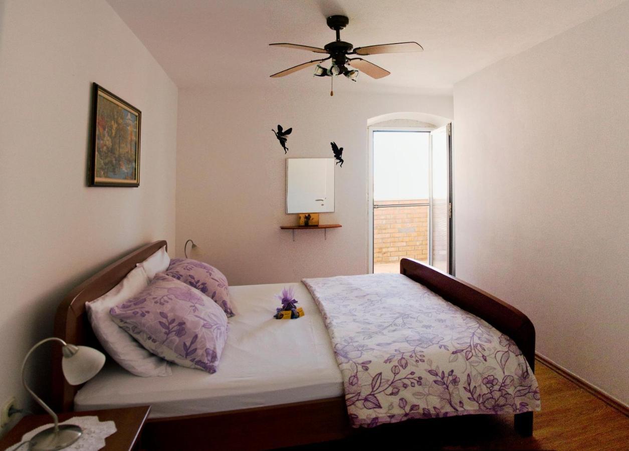 Apartment Percic Tar-Vabriga エクステリア 写真